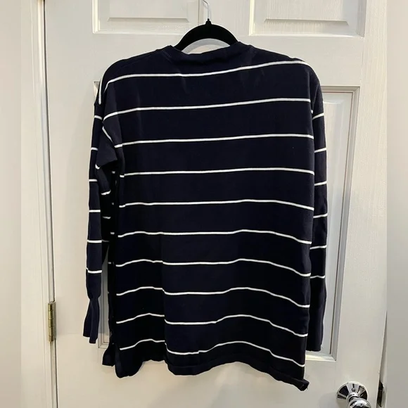 Seraphine Maternity/Nursing Sweater with Red Heart - Picture 2 of 4